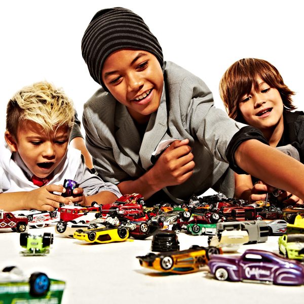 HOT WHEELS DIE CAST BASICS VEHÍCULO DE JUGUETE AUTO BÁSICO - Image 2